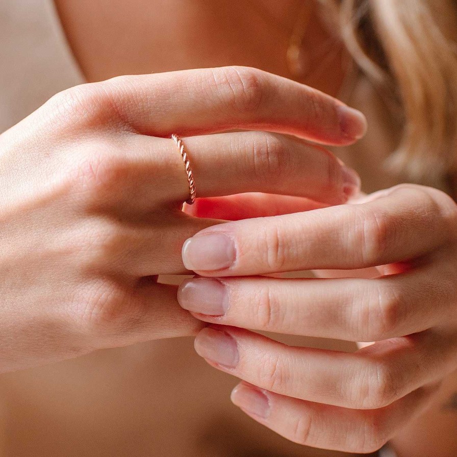 Rings SO PRETTY CARA COTTER Fearless Thin Cable Link Band Ring - Rose Gold